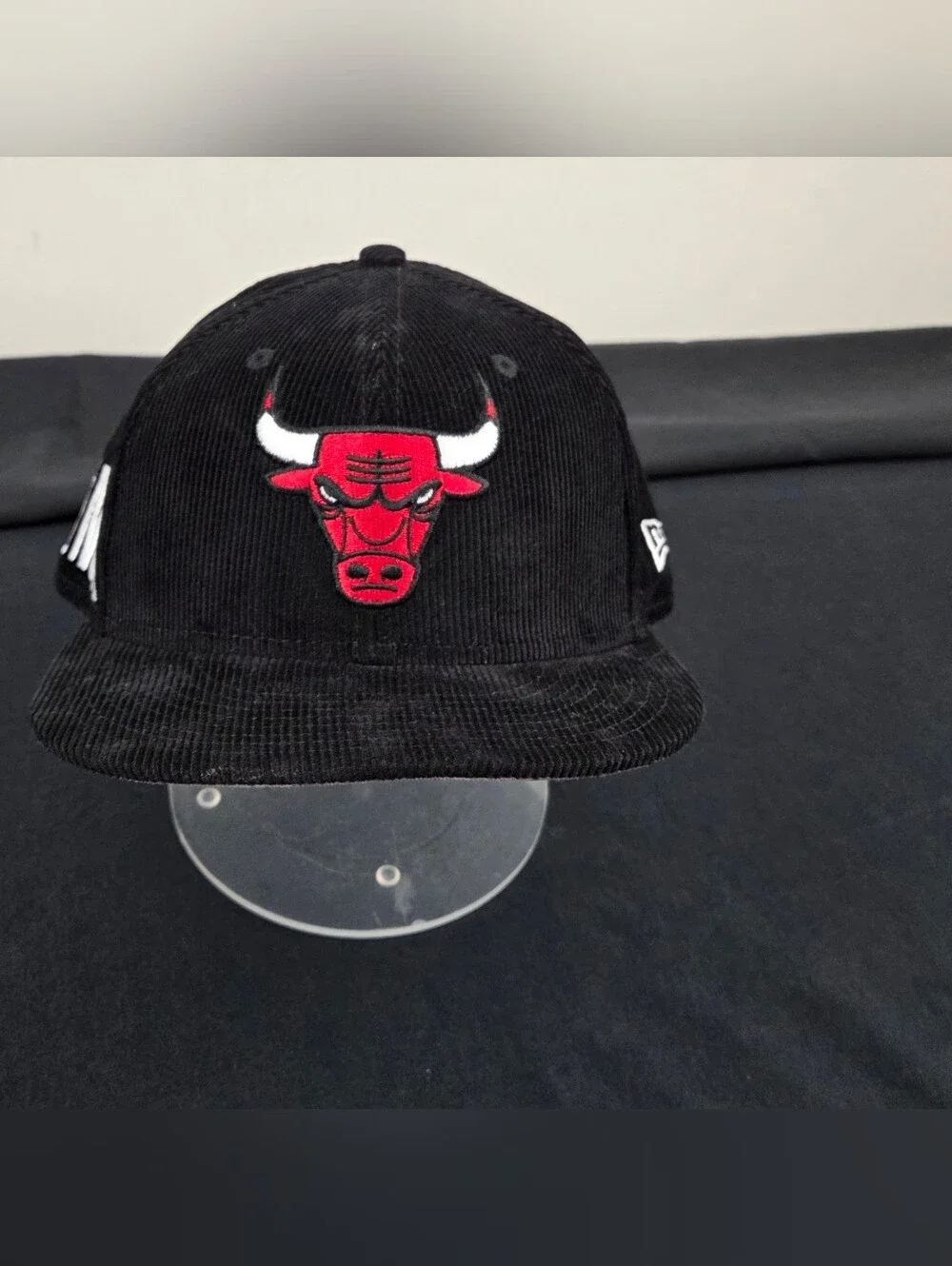 New Era NBA Chicago Bulls Fitted Hat 7 3/4 Black Corduroy